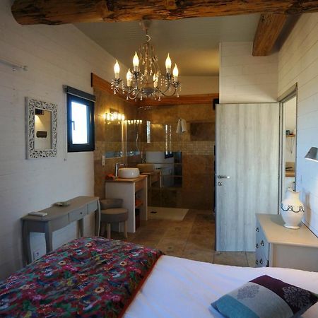 Gites Equestres Lou Caloun - Les Saintes Maries De La Mer Exterior photo